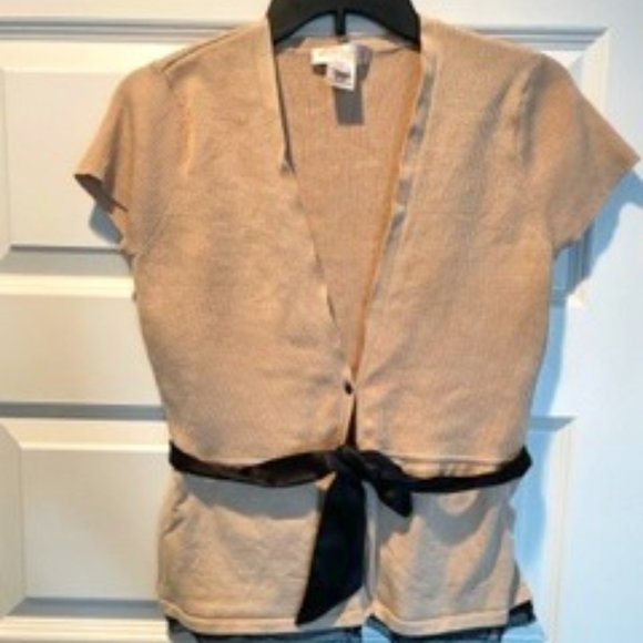 WHBM V-Neck top with detail trim and satin belt - Picture 1 of 5